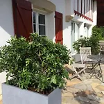 Urbegia Bed & Breakfast Ascain